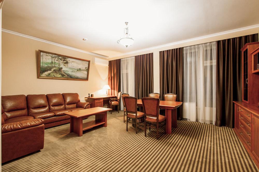 Codru Hotel تشيسيناو المظهر الخارجي الصورة
