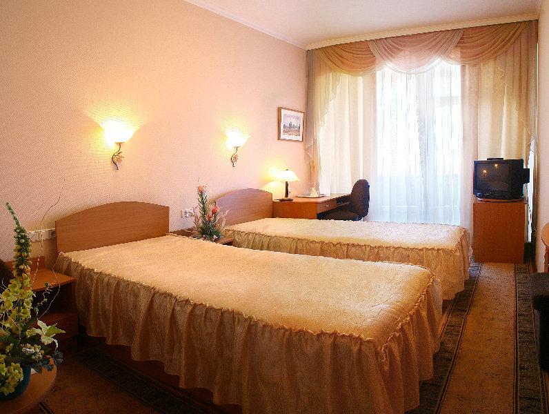 Codru Hotel تشيسيناو الغرفة الصورة