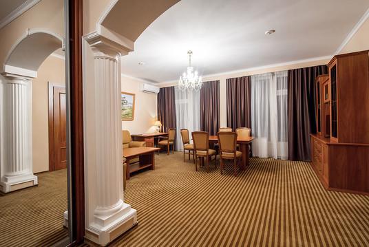 Codru Hotel تشيسيناو الغرفة الصورة