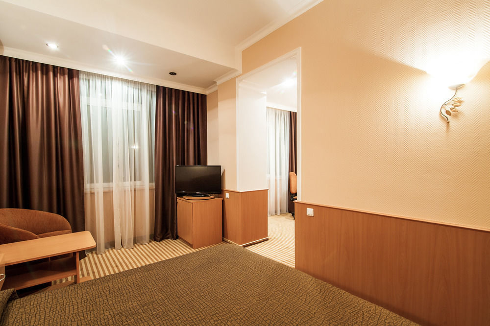 Codru Hotel تشيسيناو المظهر الخارجي الصورة