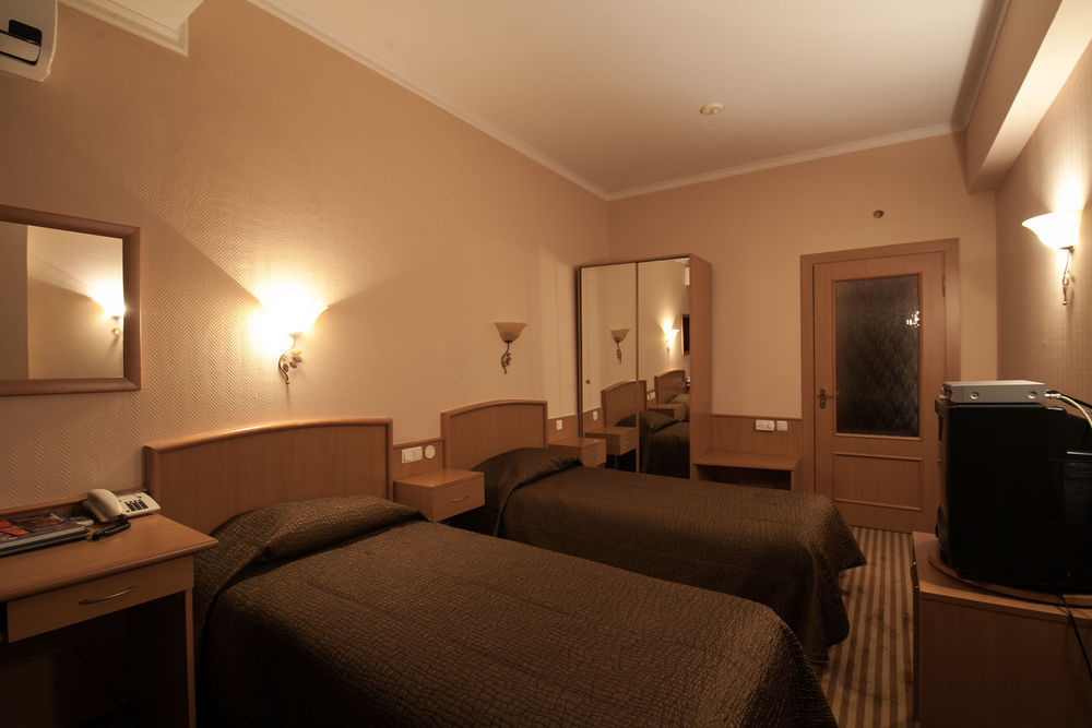 Codru Hotel تشيسيناو الغرفة الصورة
